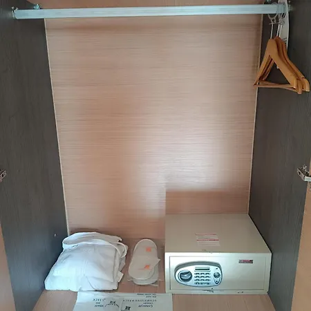 酒店 Comfy Lara 安塔利亚