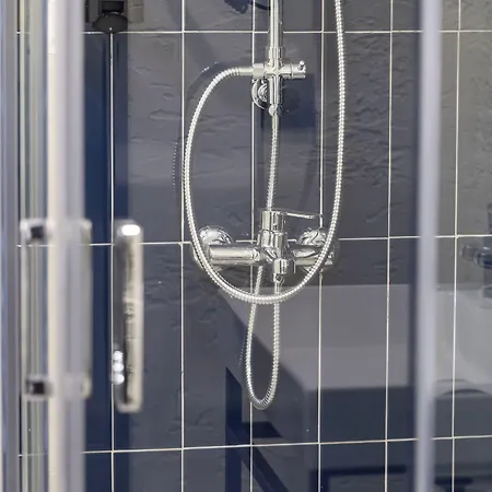 Comfy Lara