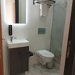 Comfy Lara Hotel *