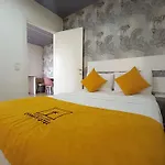 Hotell Comfy Lara