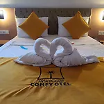 Comfy Lara מלון *