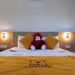 Hotel Comfy Lara *