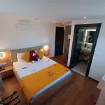 Comfy Lara Hotel *