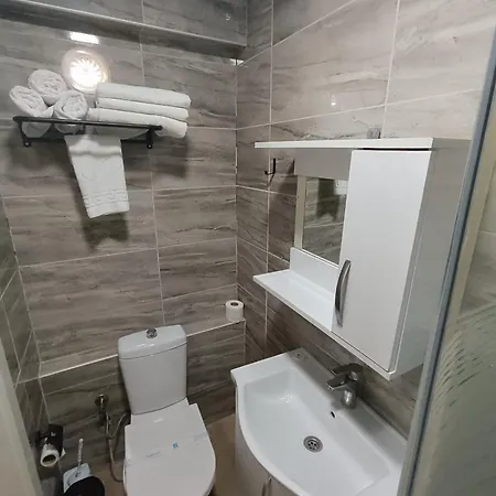 Comfy Lara Hotel *