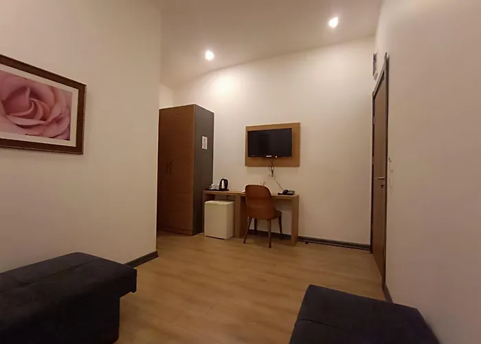 מלון Comfy Lara *