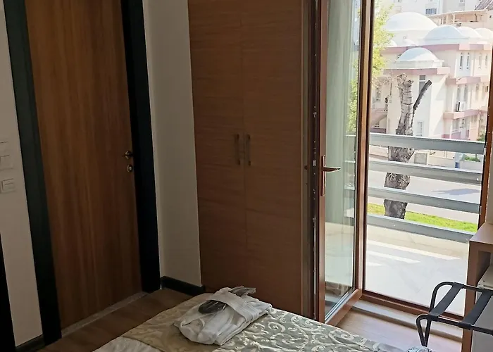 فندق Comfy Lara *