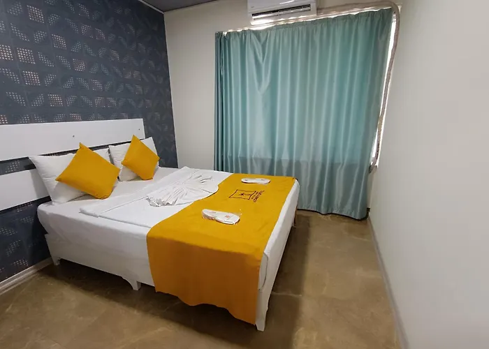 Comfy Lara Hotel *