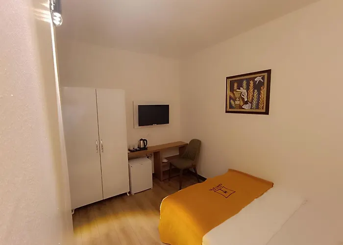 Comfy Lara Hotel