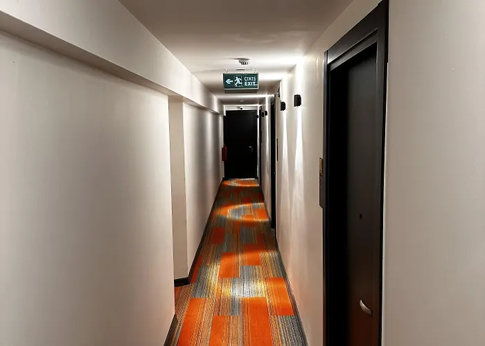 Hotel Comfy Lara *