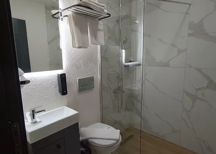 فندق Comfy Lara *